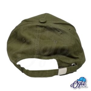 หมวกผ้าพีช สีเขียวขี้ม้า ด้านหลัง ตัวล็อคบัคเคิ้ลเหล็ก