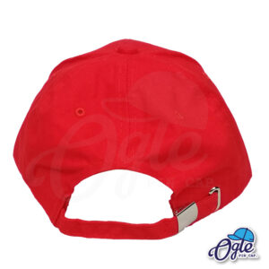 หมวกผ้าพีช-สีแดง-ด้านหลัง-ตัวล็อคบัคเคิ้ลเหล็ก